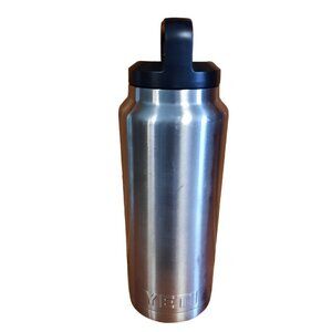 Yeti Stainless Steel Rambler Bottle 26 oz Keep Drinks Ice-Cold & Piping Hot Feat